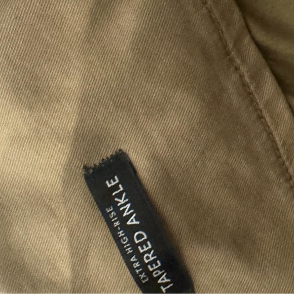 White House Black Market Tan Cropped Cargo Pants - Picture 5 of 6